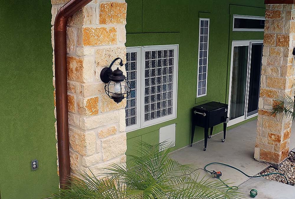 Round_Downspout-Gutters-DSC09395